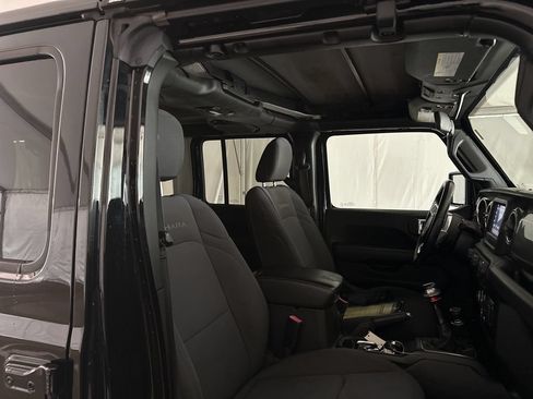 Used 2020 Jeep Wrangler Unlimited Sahara AWD/4WD image 20