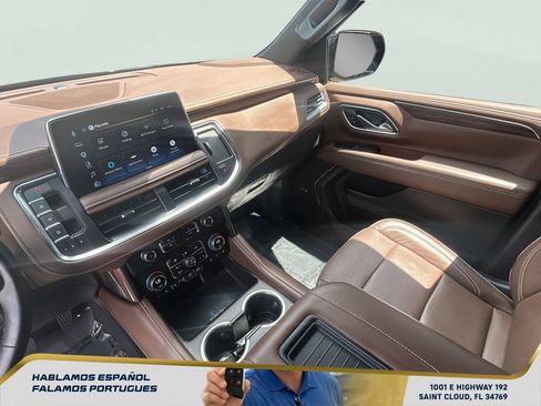 Used 2024 Chevrolet Suburban High Country AWD/4WD image 23