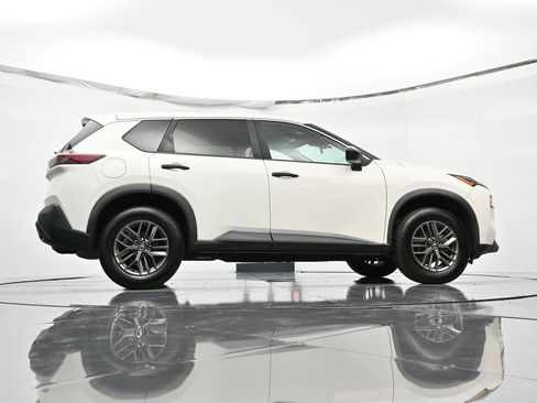 Used 2021 Nissan Rogue S image 38