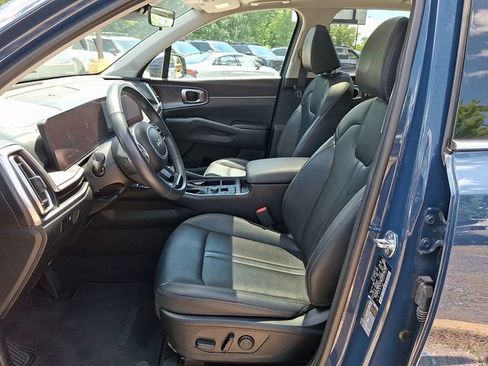 Certified 2024 Kia Sorento S w/ Panoramic Sunroof Package AWD/4WD image 14