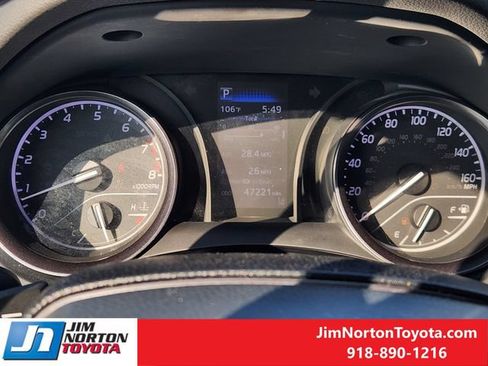 Used 2023 Toyota Camry SE FWD image 16