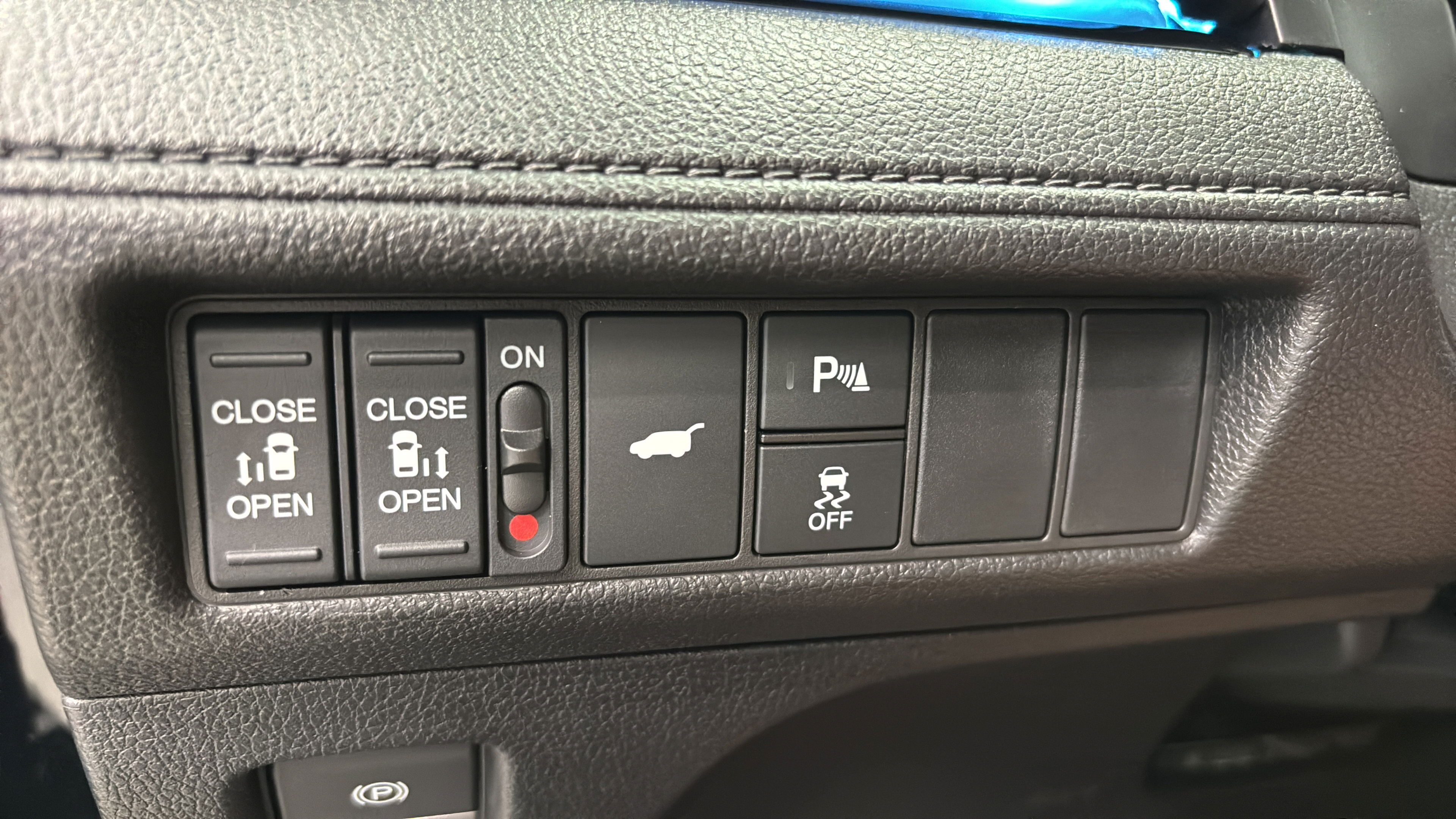 New 2026 Honda Odyssey Touring image 17