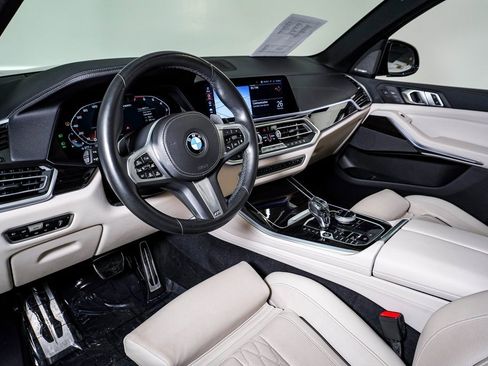 Used 2020 BMW X5 M50i w/ Executive Package image 19