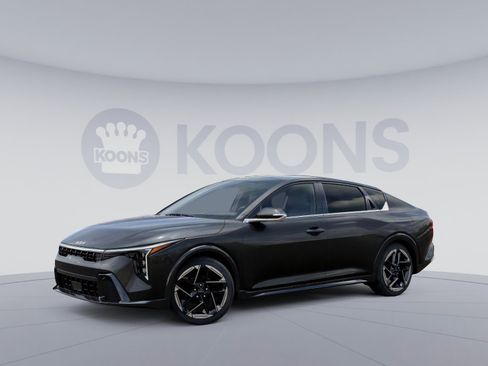 New 2025 Kia K4 GT-Line w/ GT-Line Premium Package image 4