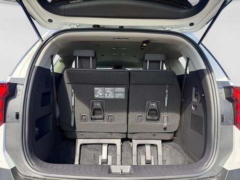 New 2026 Kia Carnival LX FWD image 18