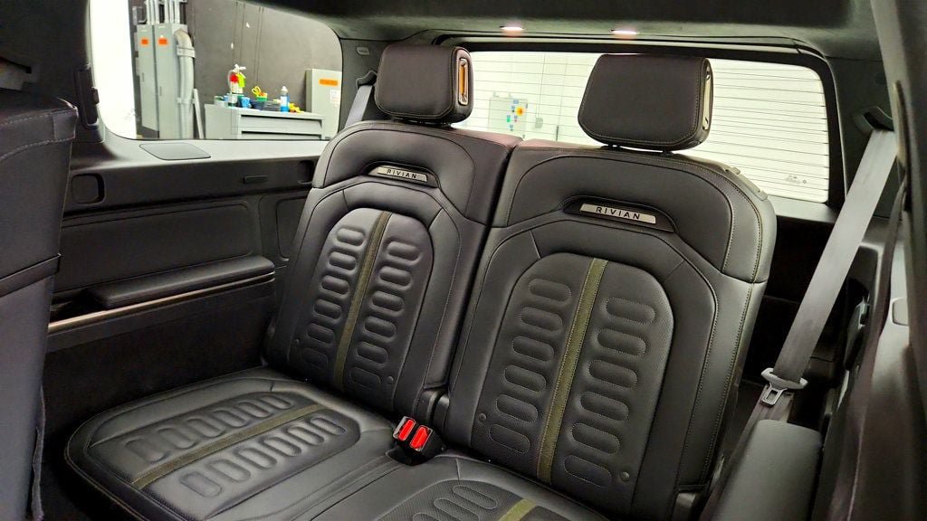 Used 2024 Rivian R1S Adventure Dual AWD/4WD image 23