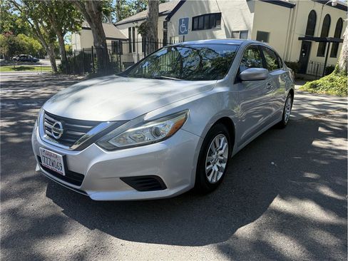 Used 2017 Nissan Altima 2.5 S w/ Power Driver Seat Package FWD image 1