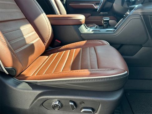 Used 2025 GMC Sierra 1500 Denali Ultimate image 14