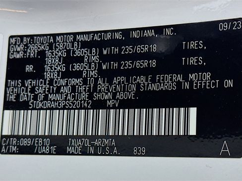 Used 2023 Toyota Highlander XLE image 12