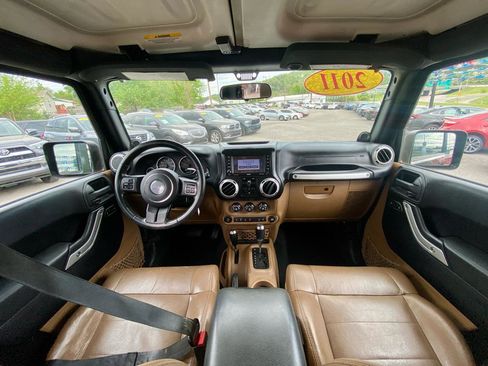 Used 2011 Jeep Wrangler Unlimited Rubicon w/ Dual Top Group AWD/4WD image 20