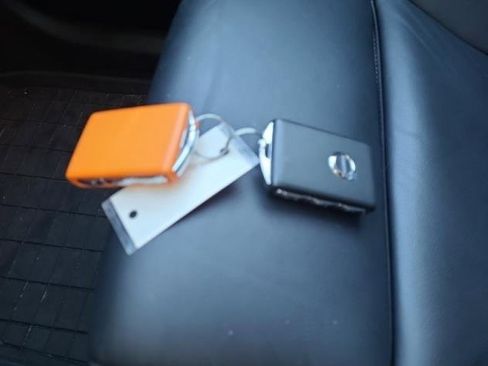 Used 2023 Volvo XC40 B5 Plus w/ Driver Assist Package image 5