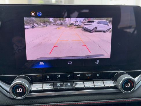 Used 2025 Chevrolet Colorado Z71 AWD/4WD image 24