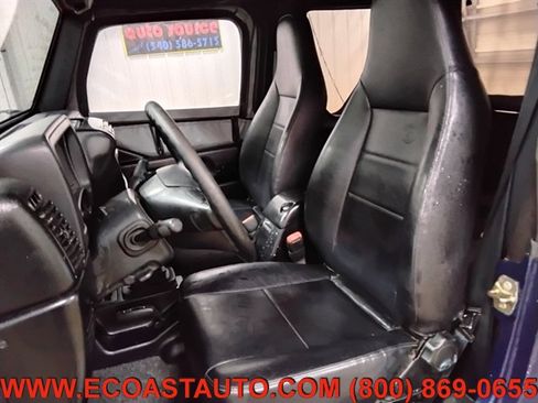 Used 2004 Jeep Wrangler SE image 10