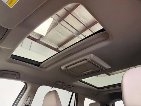 Used 2017 Honda Pilot Elite image 25