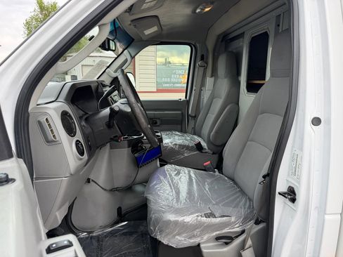 Used 2019 Ford E-350 and Econoline 350 Super Duty w/ Power Windows & Locks Group RWD image 11