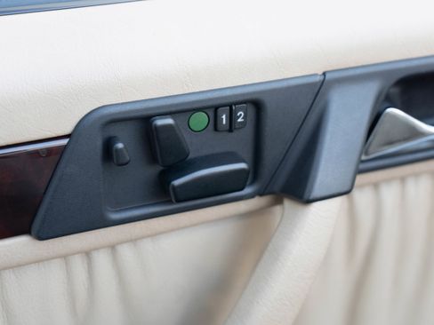 Used 1995 Mercedes-Benz E 320 Convertible image 11