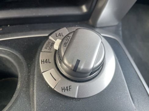 Used 2014 Toyota 4Runner Limited image 24