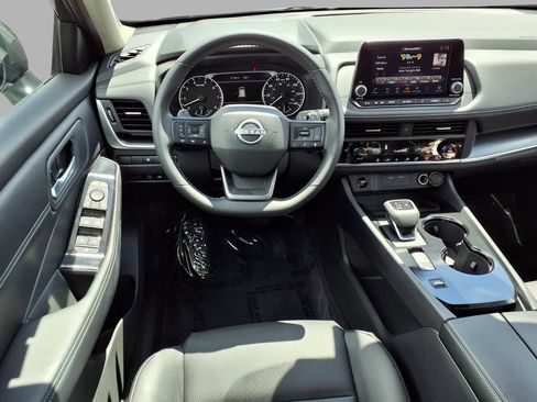 Used 2026 Nissan Rogue SV w/ SV Premium Package FWD image 4
