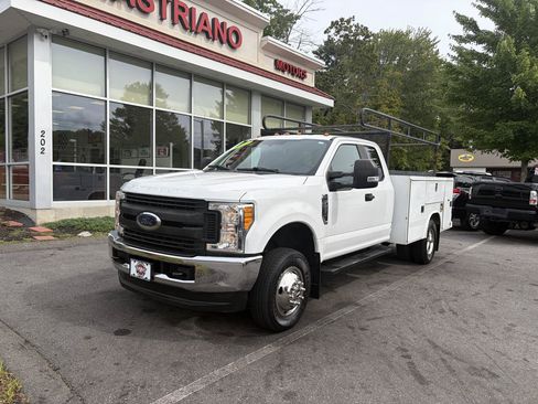Used 2017 Ford F350 XL w/ Power Equipment Group AWD/4WD image 2