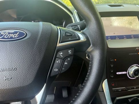 Used 2020 Ford Edge Titanium FWD image 22