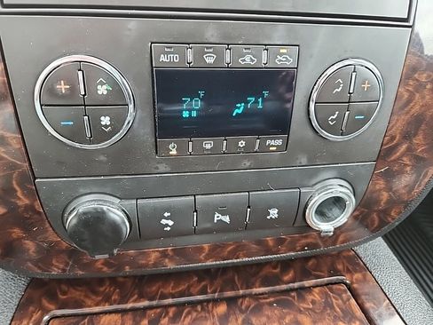 Used 2011 GMC Sierra 1500 Denali AWD/4WD image 22