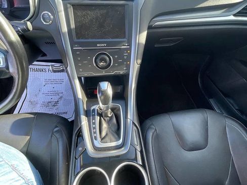 Used 2014 Ford Fusion Titanium image 2