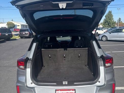 Used 2023 Chevrolet TrailBlazer RS w/ Technology Package image 11