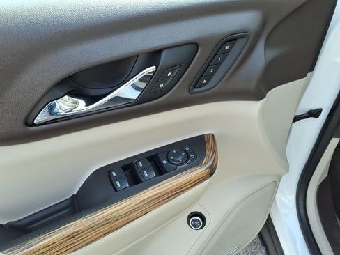 Used 2017 GMC Acadia Denali w/ Technology Package image 18