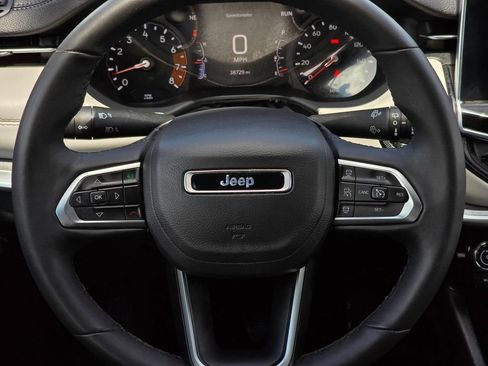 Used 2025 Jeep Compass Limited AWD/4WD image 15