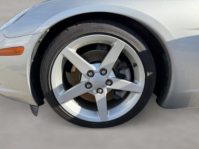 Used 2005 Chevrolet Corvette Coupe w/ Preferred Equipment Group RWD image 22