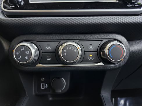 Used 2024 Nissan Kicks S image 8