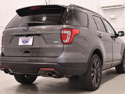 Certified 2018 Ford Explorer XLT w/ Equipment Group 202A AWD/4WD image 9