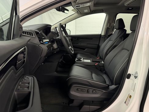 New 2026 Honda Odyssey Touring image 5
