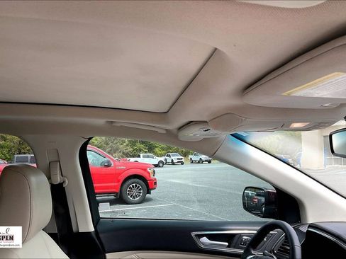 Certified 2021 Ford Edge Titanium FWD image 21