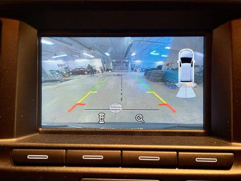 Used 2019 Ford Explorer XLT image 21