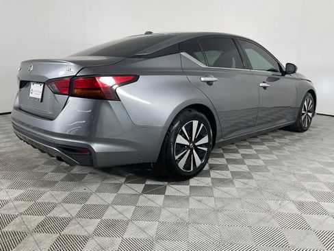 Used 2020 Nissan Altima 2.5 SL FWD image 9