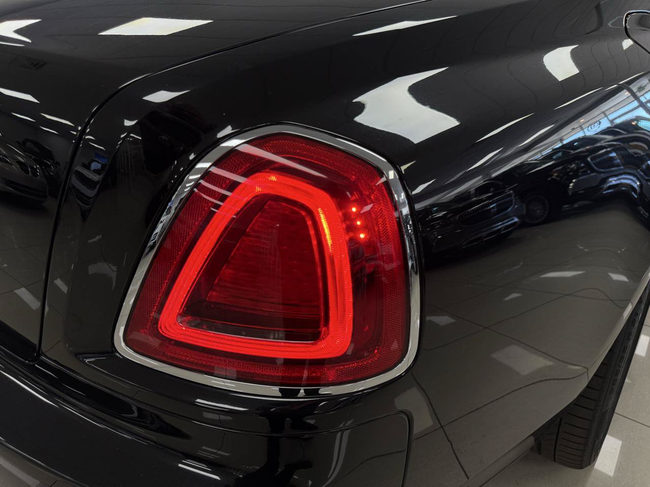 Used 2016 Rolls-Royce Ghost RWD image 34