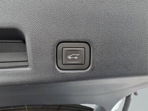 Used 2025 Chevrolet Traverse LT w/ Midnight/Sport Edition FWD image 25