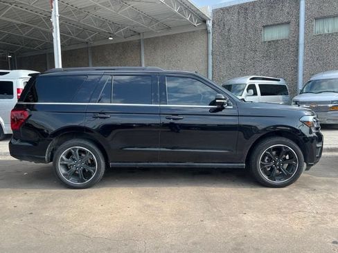 Used 2023 Ford Expedition Limited AWD/4WD image 5