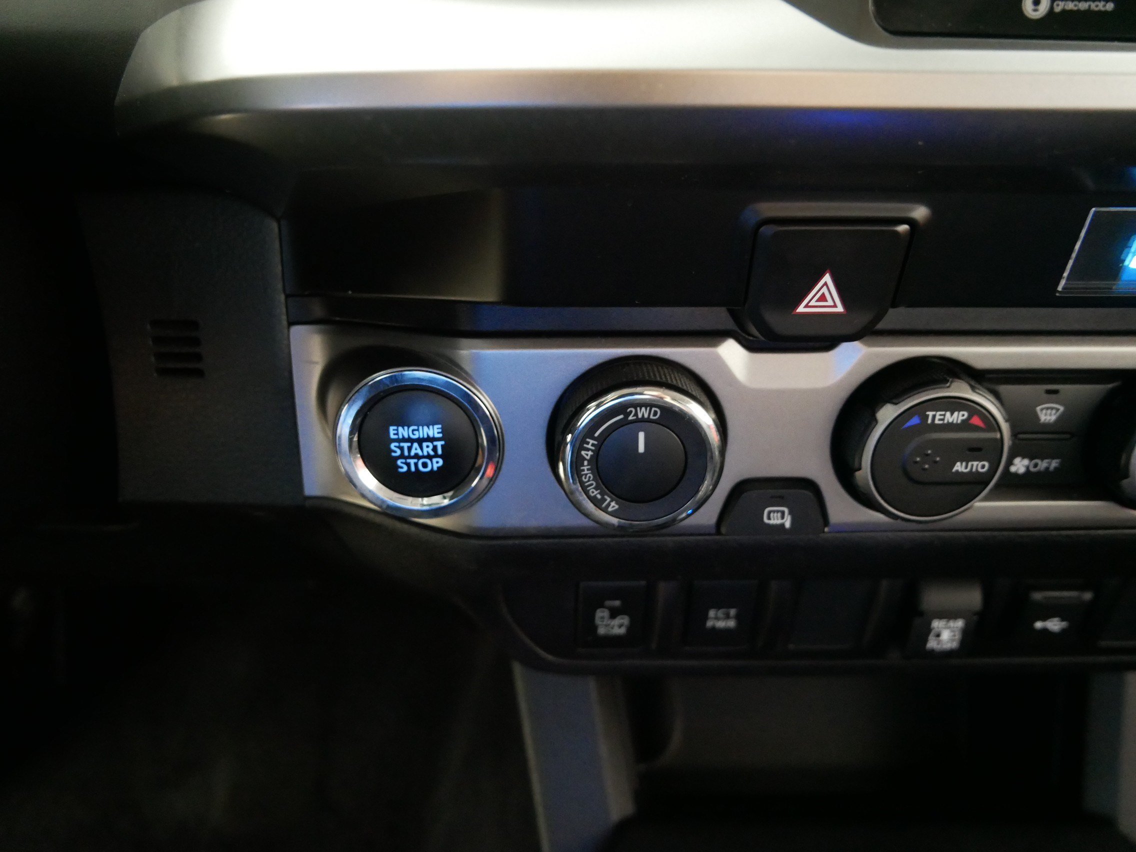 Used 2023 Toyota Tacoma SR5 w/ Technology Package AWD/4WD image 30