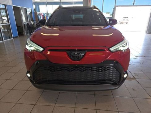 Used 2023 Toyota Corolla Cross AWD Hybrid w/ Convenience Package image 4