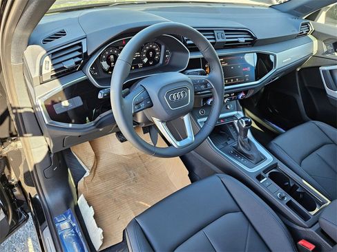 New 2025 Audi Q3 2.0T Premium image 9