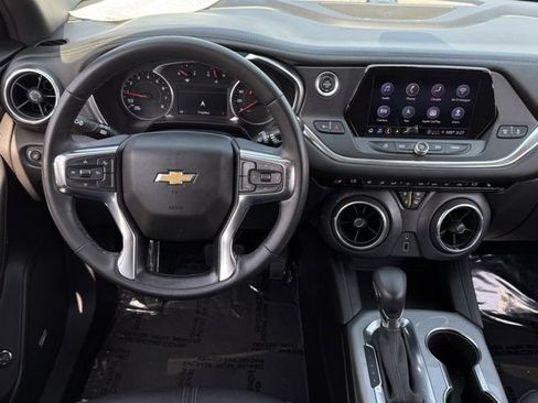 Used 2022 Chevrolet Blazer LT w/ Sound & Technology Package FWD image 12