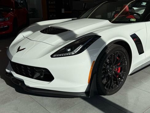 Used 2016 Chevrolet Corvette Z06 w/ 3LZ Preferred Equipment Group image 9