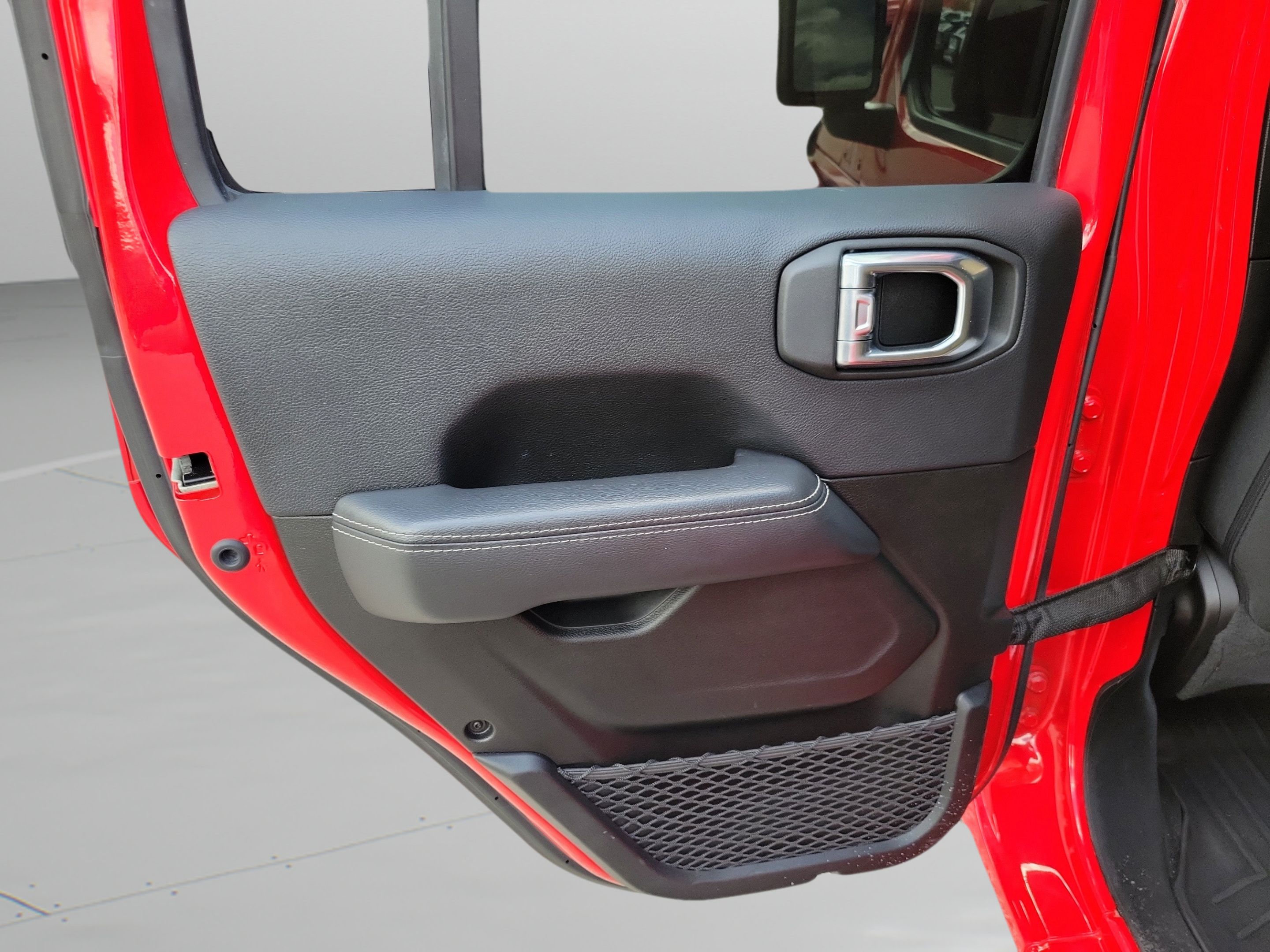 Used 2022 Jeep Wrangler Unlimited Sahara w/ Cold Weather Group AWD/4WD image 6