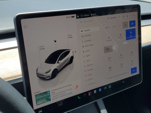 Used 2023 Tesla Model Y 2WD image 29