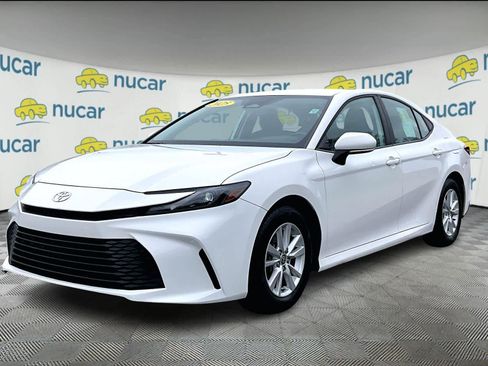 Used 2025 Toyota Camry LE FWD image 3