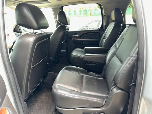 Used 2014 Chevrolet Suburban LTZ AWD/4WD image 17