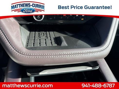 Certified 2025 Ford Explorer Platinum image 22