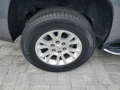 Used 2020 GMC Yukon SLT image 7